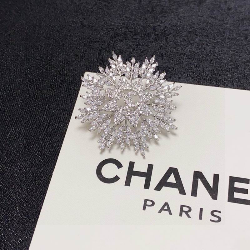 Chanel Brooch 05yxs65